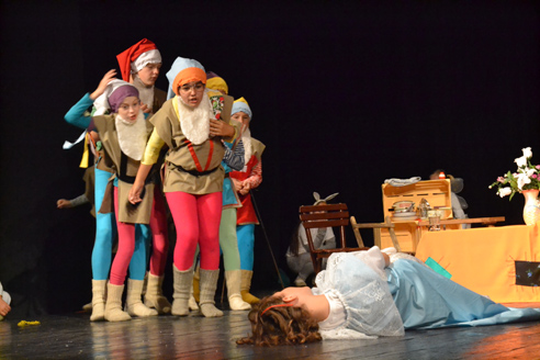 DS from Selenča with the play Snowwhite and Seven Dwarfs