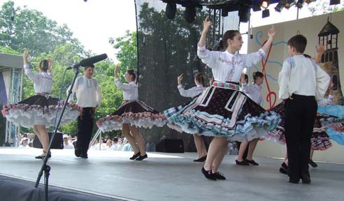 From a town called Šíd two folklore ensembles took part on the 41st Folklore festival. The younger ensemble danced on the first concert.