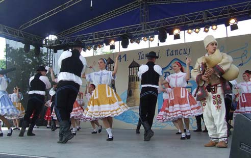 The folklore ensemble from Novi Sad called Šafárik.