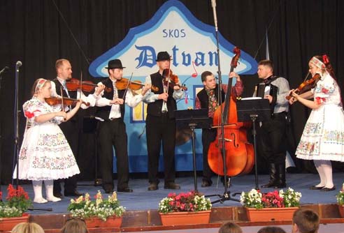 The orchestra from Vojlovica played Czardas.