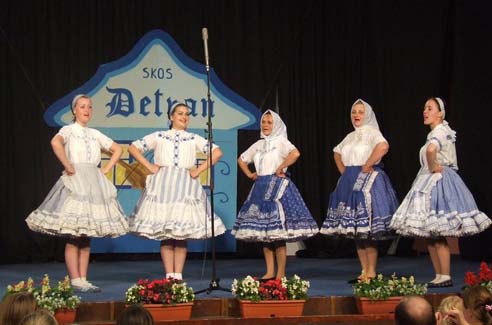 Mixture of amatory songs sung the singers from Báčsky Petrovec.