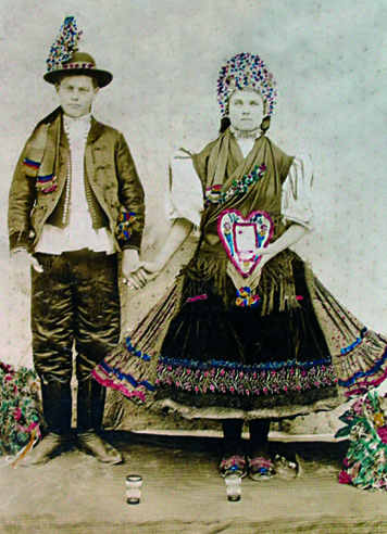 Mara Strehárská a Paľo Pažitnaj, 1911, Selenča;
fotografiu poskytol: Patrik Rago
