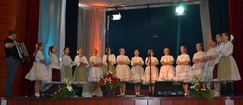 Female singing group KUS Zvolen from Kulpin.