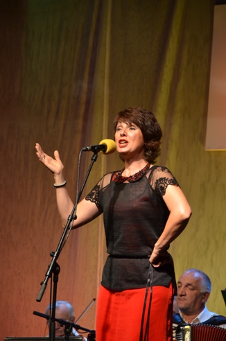 V revuálnej časti vystúpila i Jaroslava Benková Vlčeková, operná speváčka