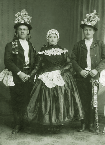 Mladomanželia z Hajdušice, začiatok 20. storočia;
fotografiu poskytol: Vladimír Hudec