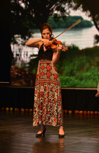 Ivana Jašová v prednese Paganiniho Caprice No. 13 k 80. výročiu založenia Matice slovenskej v Srbsku