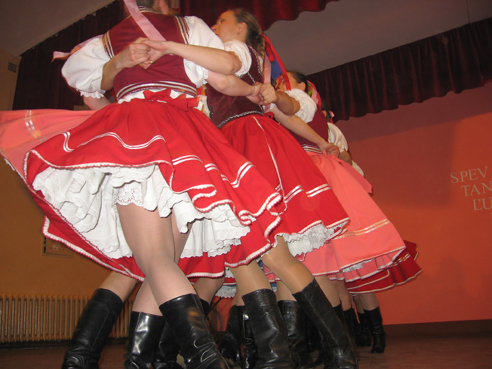 Dievčenský tanec- Foto: Janko Cerovský