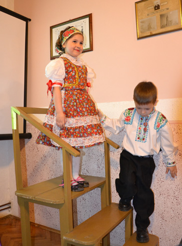 Samples of children's costumes from Vojlovica