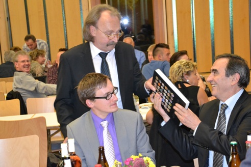 Predseda spolku Martin Valovec odovzdal knihu konzulovi Srbska v Stuttgarde