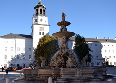 Hlavné námeste v Salzburgu