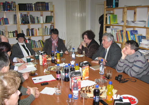 Záber z pracovného stretnutia k podujatiu Na jarmoku 2010