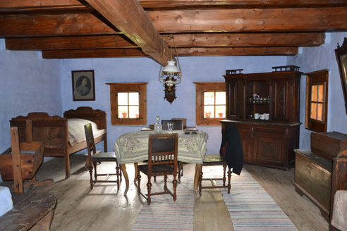 Interiér slovenskej izby v Múzeu slovenskej dediny.