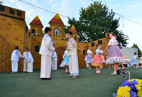 Detský folklórný súbor Ratolesť, SKUS z Pivnice, mladšia skupina