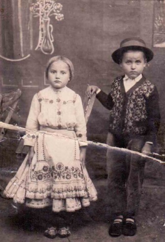 Deti zo Silbaša okolo roku 1930