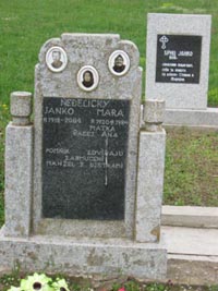 Slovenský pomník na ašaňskom cintoríne